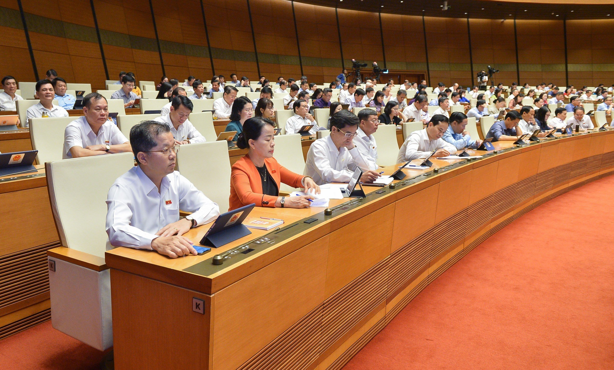 La representante de la Asamblea Nacional Nguyen Thi Viet Nga tiene una influencia considerable en la educación secundaria en artes visuales 3