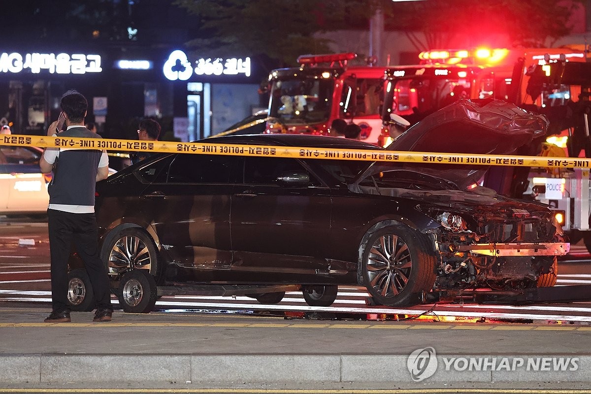 Straßenbahn rast in Seoul in Fußgänger, mindestens 9 Personen verletzt. Foto 1