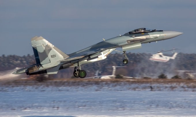 เครื่องบินขับไล่ Su-35S ที่ผลิตโดยรัสเซียสำหรับอียิปต์ทำการบินทดสอบในปี 2021 ภาพ: Russian Planes