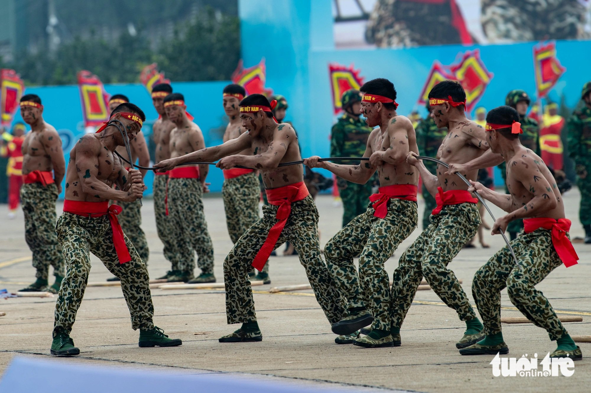 Những hình ảnh ấn tượng tại lễ tổng duyệt khai mạc triển lãm quốc phòng  - Ảnh 2.