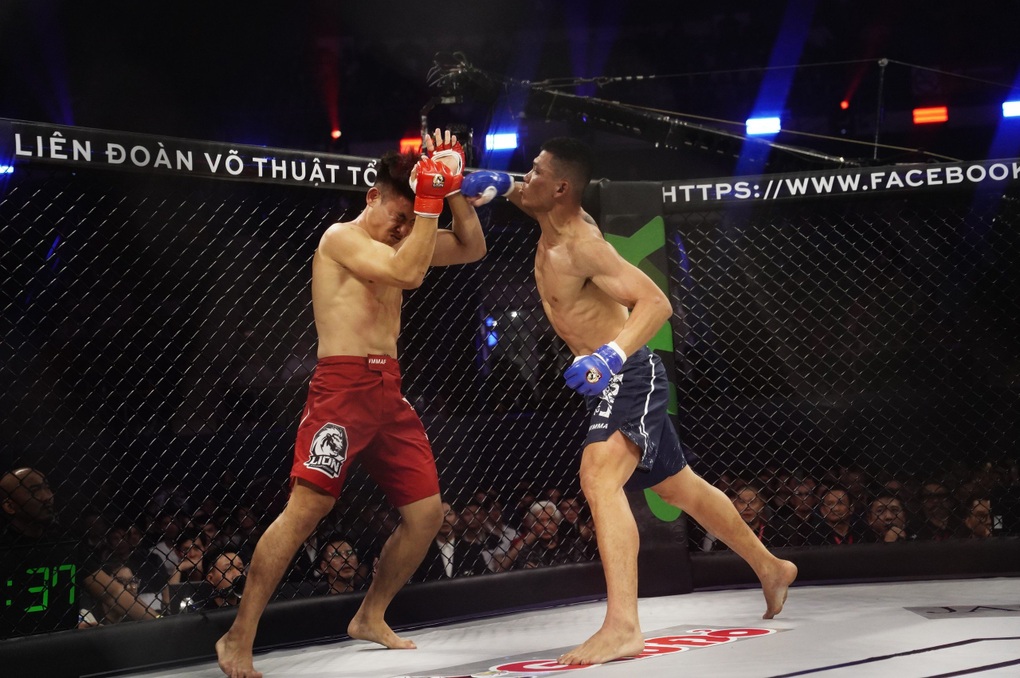 Những màn đọ tài nảy lửa trong đêm chung kết MMA Championship - 1