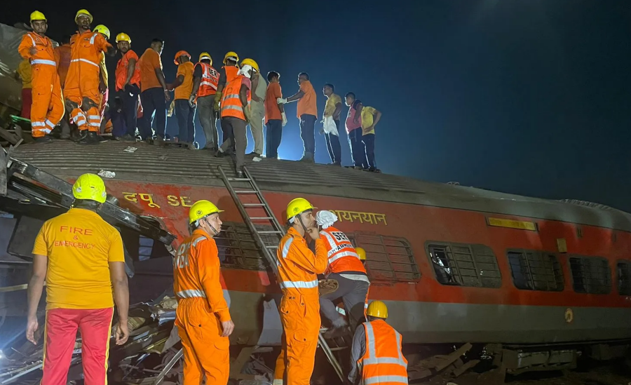 Tai nạn đường sắt kinh hoàng, hơn 200 người chết ở Ấn Độ: Lời kể ám ảnh - Ảnh 6.