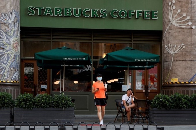 Một cửa hàng của Starbucks tại Bắc Kinh (Trung Quốc). Ảnh: Reuters