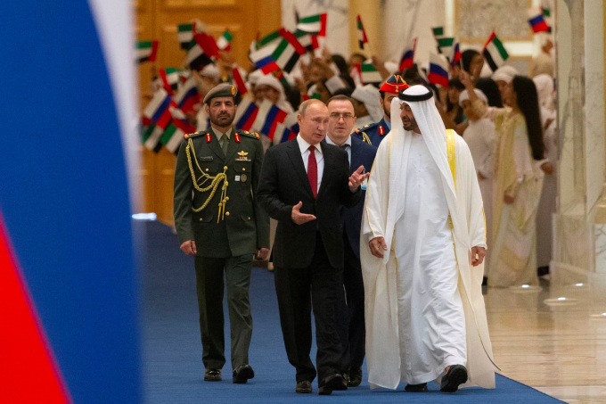 Der russische Präsident Wladimir Putin (links) und Präsident Scheich Mohamed in den Vereinigten Arabischen Emiraten im Oktober 2019. Foto: Reuters