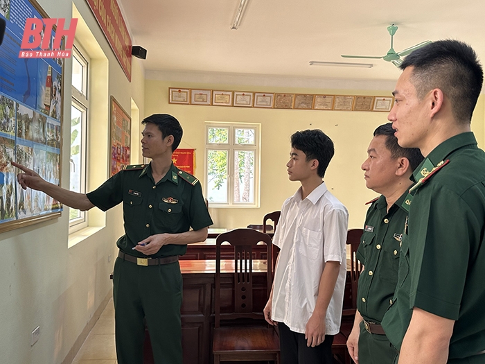 Chiến sĩ quân hàm xanh nuôi dưỡng những “chồi non” nơi biên giới, hải đảo (Bài 2): Bồi đắp niềm tin yêu cho đồng bào hai tuyến biên giới