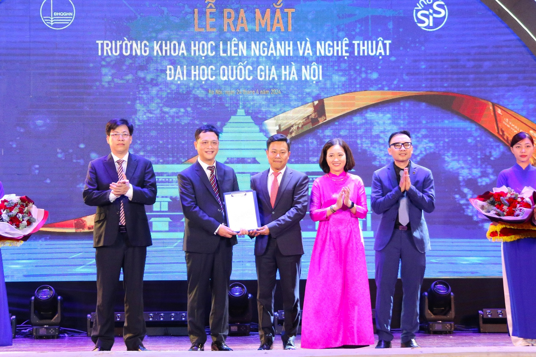 Weitere Schulen unter der Hanoi National University