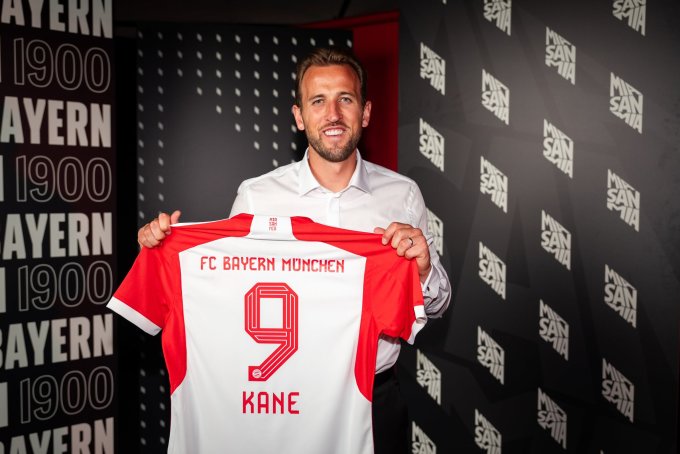 Kane ra mắt tại trụ sở Bayern với áo số 9 vào trưa nay 12/8, theo giờ Berlin. Ảnh: FC Bayern