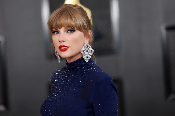 Giữ son đỏ bền màu đáng nể như Taylor Swift không hề khó