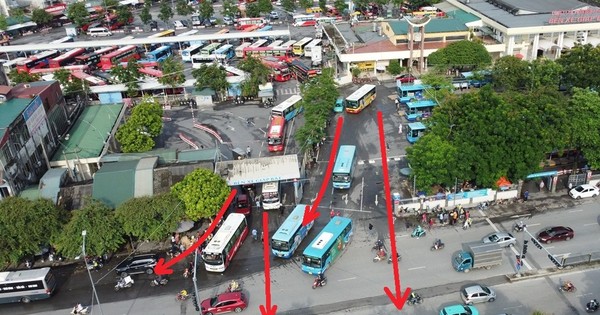 After the route is adjusted, how does the bus depart from Giap Bat station?