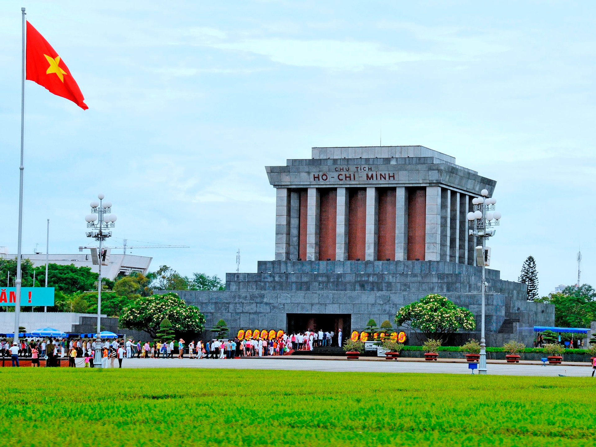 Tạm ngừng tổ chức lễ viếng tại Lăng Chủ tịch Hồ Chí Minh từ ngày 12-6