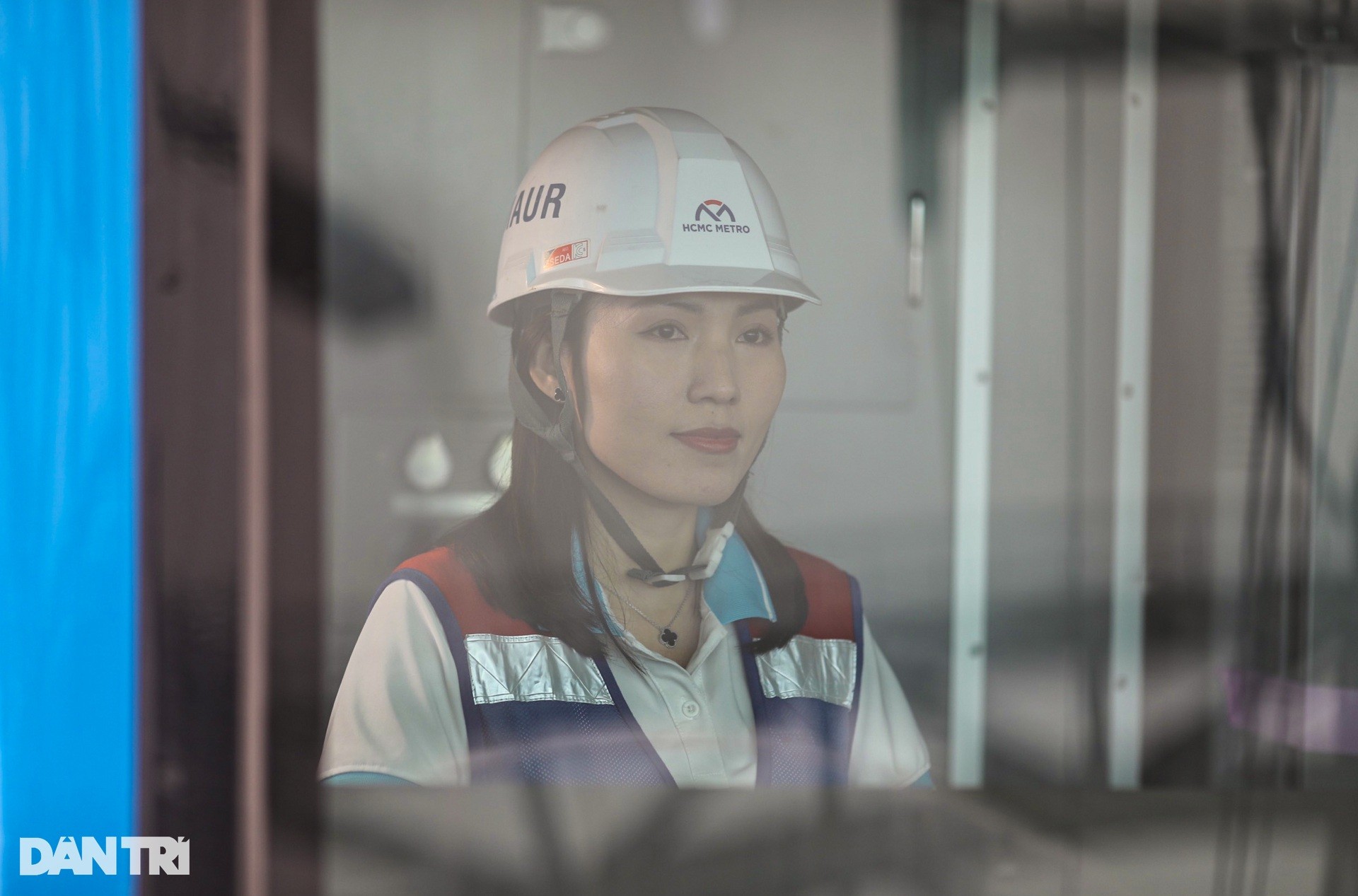 The only two female metro train drivers in Hanoi and Ho Chi Minh City photo 12