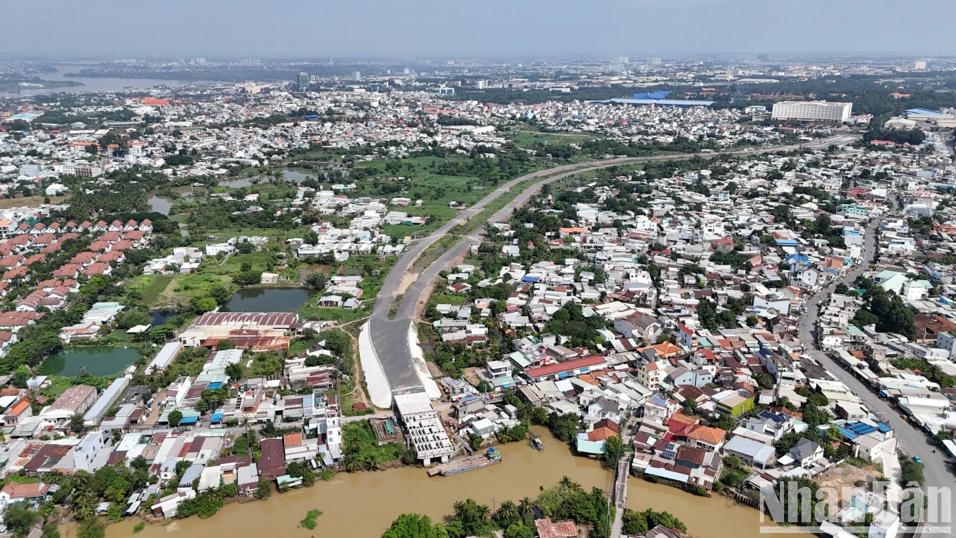 [Photo] Risk of wasting nearly 400 billion VND bridge completed without connecting road photo 11