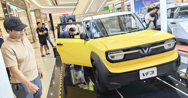 El coche eléctrico compacto VinFast VF 3 ya está disponible para los clientes