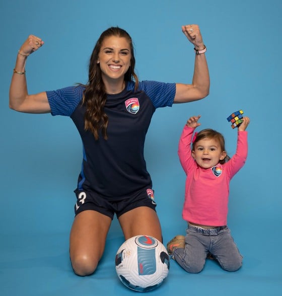 L'attaquante Alex Morgan (USA) réclame toujours des droits légitimes pour le football féminin.