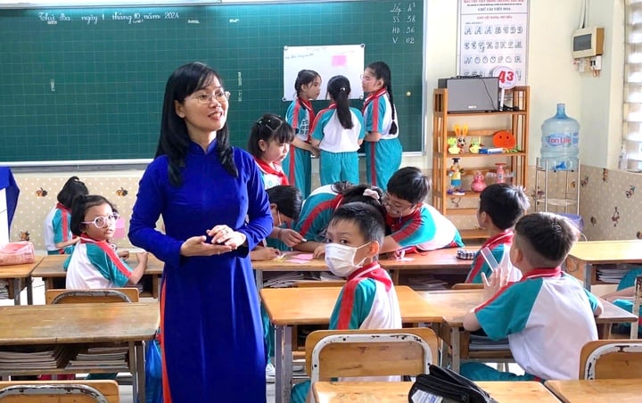 Ms. Dinh Thi Kim Thoa, Vice Principal of Chuong Duong Primary School. (Photo: Quoc Doan)