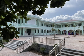 Inauguración del Jardín de Infancia A Tuc