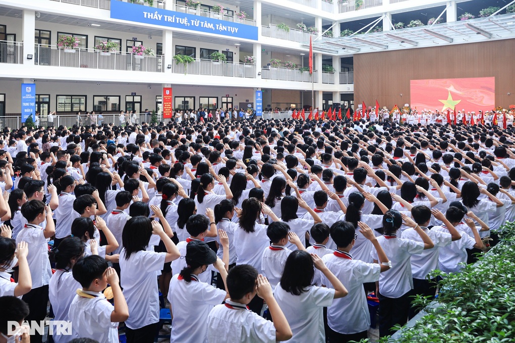 23 triệu học sinh cả nước chính thức bước vào năm học đặc biệt - 8