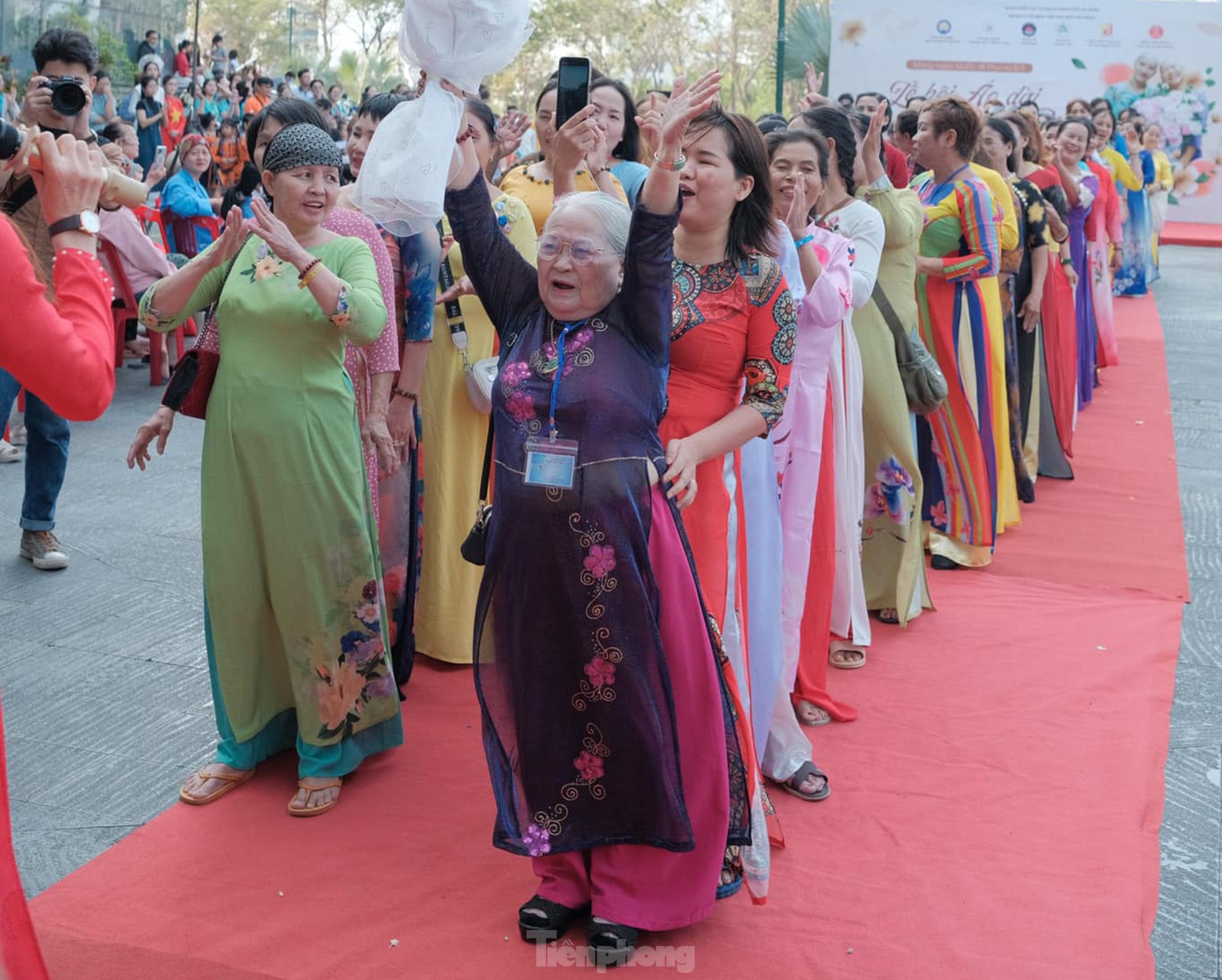 Festival unique d'Ao Dai à l'hôpital d'oncologie, photo 16