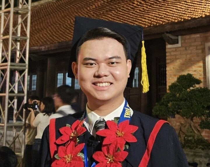 Subcampeón de la Universidad Nacional de Economía Dinh Viet Giang.