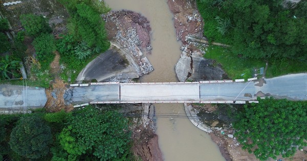 Proposal to demolish the collapsed bridge in Hoa Binh, quickly build a new bridge