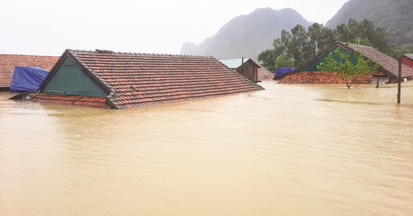 El Ministerio de Educación y Formación ha pedido a las universidades que eximan o reduzcan las tasas de matrícula de los estudiantes afectados por tormentas e inundaciones.