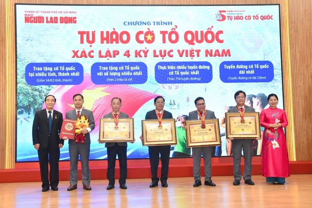 "Tự hào cờ Tổ quốc": Hành trình 5 năm khơi dậy niềm tự hào về đất nước - Ảnh 6.