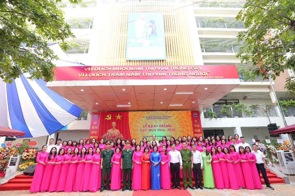 23 triệu học sinh cả nước chính thức bước vào năm học đặc biệt - 10