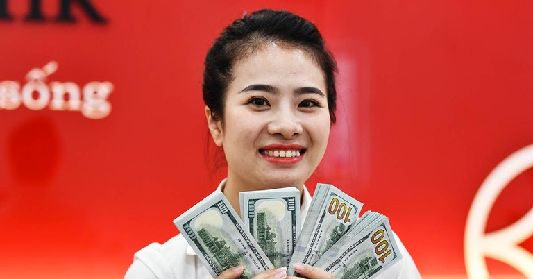 Giá USD ngân hàng đồng loạt tăng mạnh