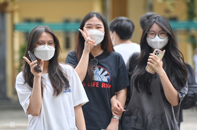 Candidates taking the 2023 high school graduation exam in Hanoi. Photo: Giang Huy