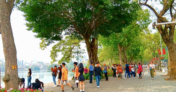 El número de turistas que llegaron a Hanoi durante el Año Nuevo y el Año Nuevo 2025 alcanzó las 160 mil llegadas,