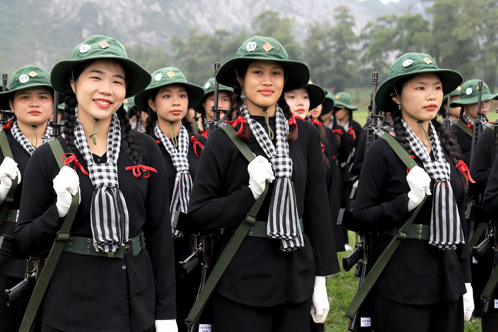 Was ist das Besondere an der Teilnahme des Teams „Ba Ba Braves“ an der Siegesparade in Dien Bien Phu?