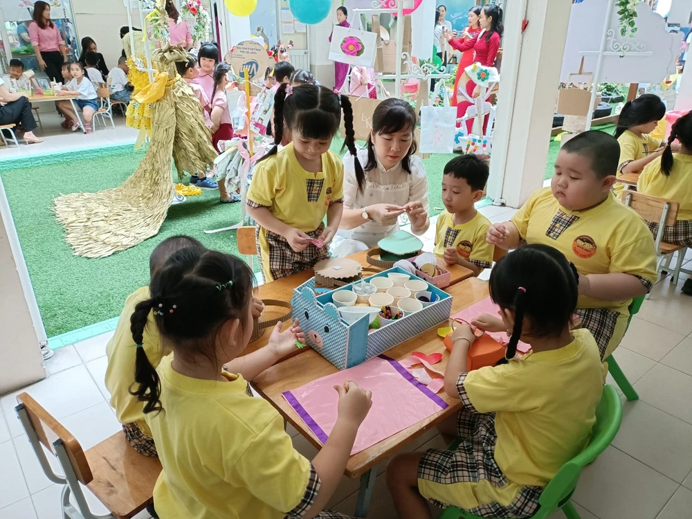 Les étudiants de Hô-Chi-Minh-Ville recevront une aide aux frais de scolarité pour l'année scolaire 2023-2024