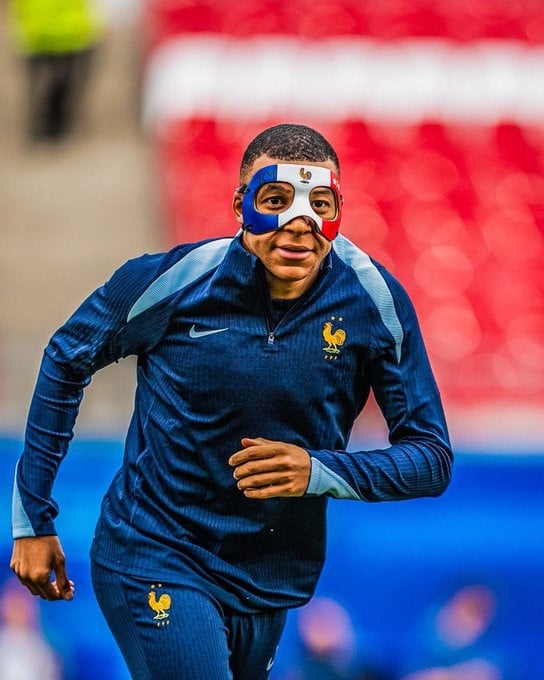 kylian mbappe 9.jpg