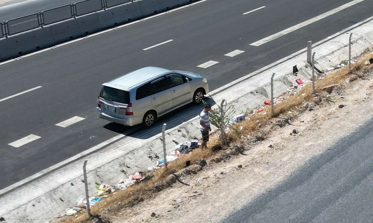 Casi 200 kilómetros de autopista carecen de servicios sanitarios