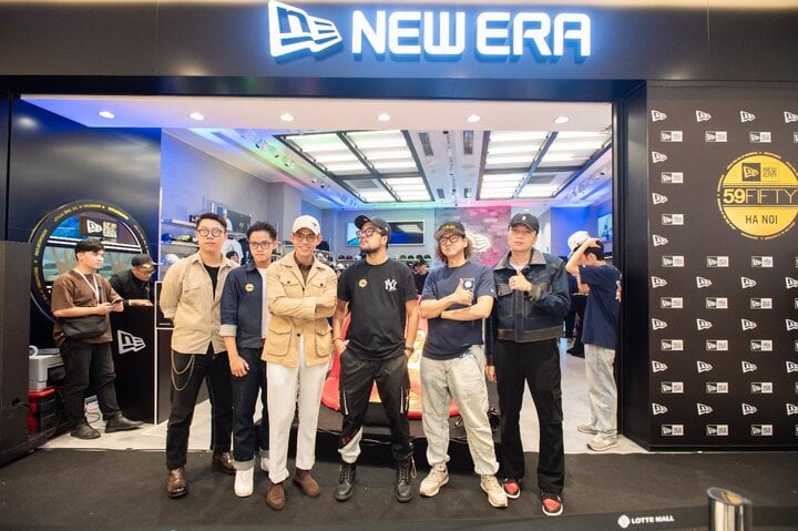 Cửa hàng New Era flagship store tại tầng 2, Trung tâm thương mại Lotte Mall Tây Hồ.