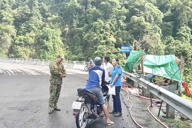 31 Haushalte entlang des Highway 9 und der Ho-Chi-Minh-Straße hielten spontan an, um Wasser zu erhalten.