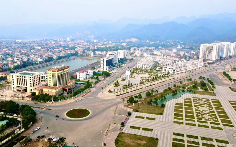 La ciudad de Hoa Binh está creciendo cada vez más.