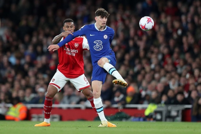 Đè bẹp Chelsea, Arsenal đòi lại ngôi đầu bảng từ Man City - 1