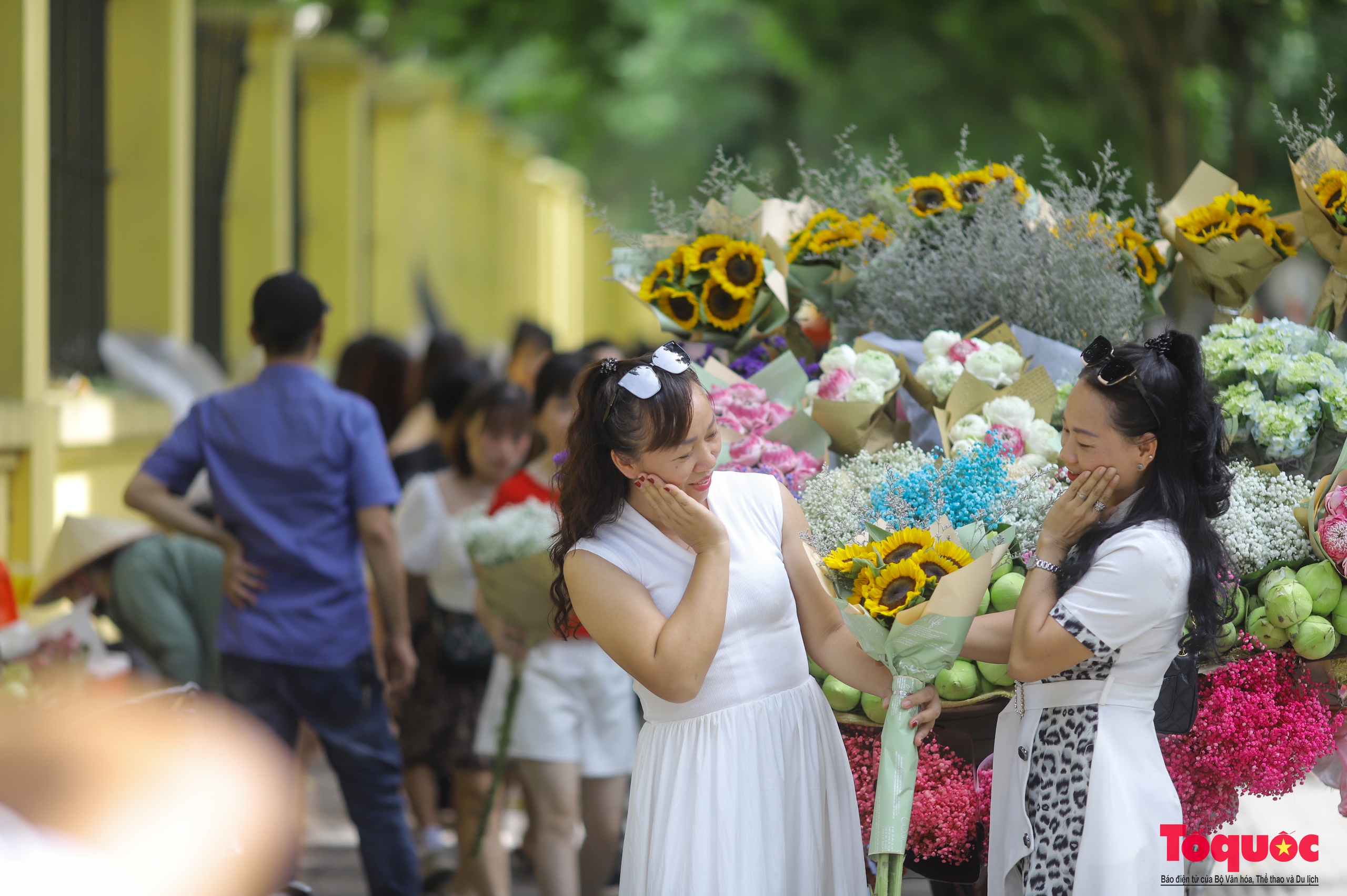 Hà Nội: Chấp nắng nóng các '