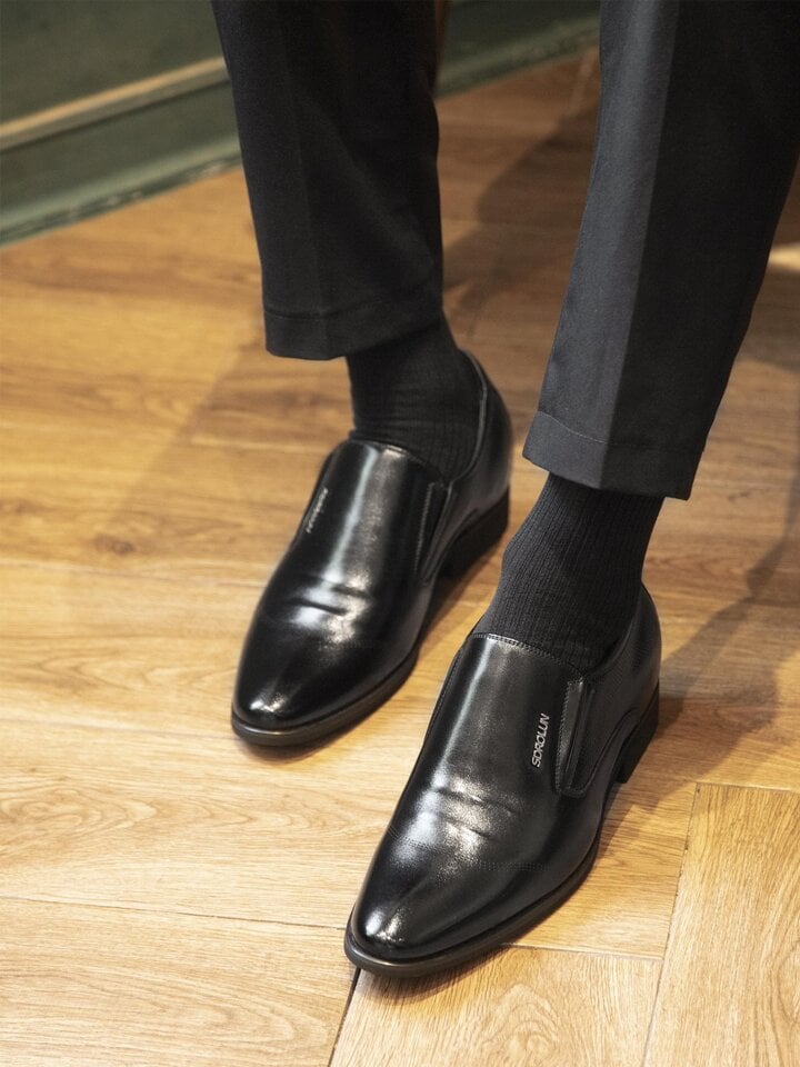 Giày Loafer đế cao Mulgati Leather NG230-72 tôn dáng nam thời thượng.