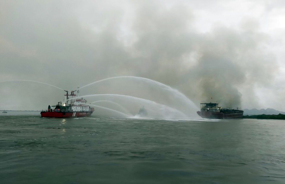 Événement - Hai Phong : Bateau de croisière en feu (Photo 3).