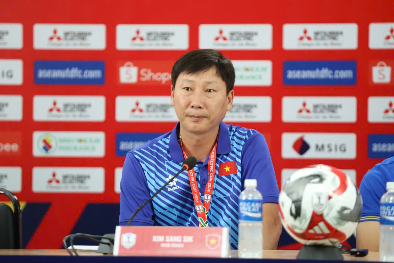 HLV Kim Sang-sik: 'Lào đang mạnh lên, Việt Nam sẽ gặp thử thách khó và thú vị’- Ảnh 1.