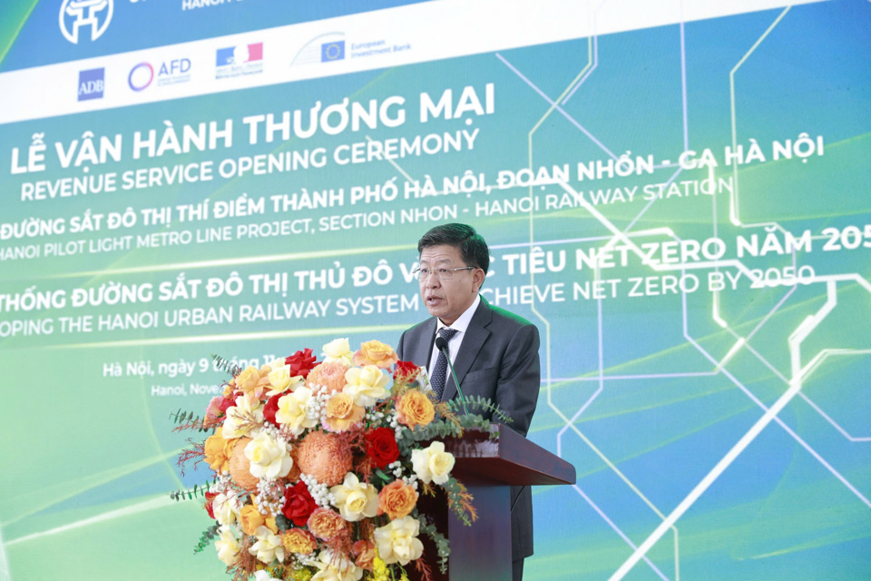 Vice Chairman of Hanoi People's Committee Duong Duc Tuan delivered the opening speech at the ceremony.