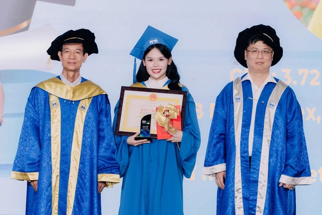 Nữ thủ khoa kể chuyện học 'Học để hiểu, hiểu để học'