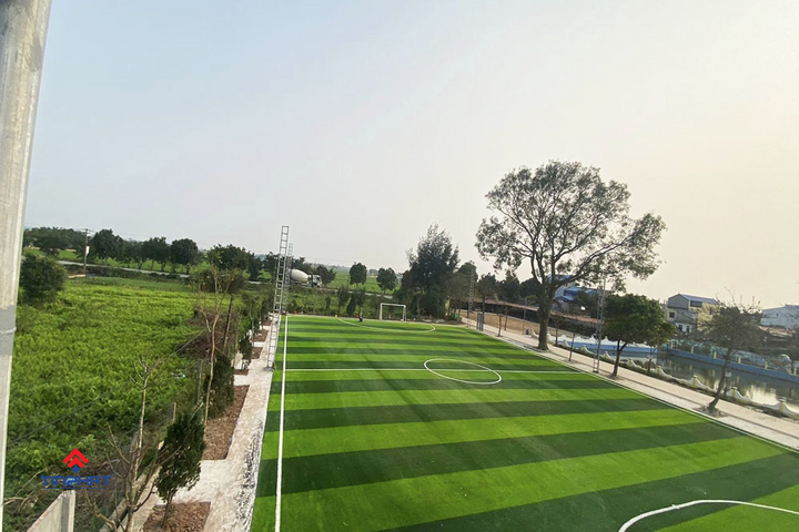 Construction process of artificial turf football field at Tin Phat Sports - 4