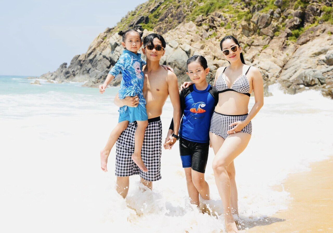 Vietnamese celebrities on holiday: Thuy Tien travels abroad, Do Ha shows off her sexy figure 2