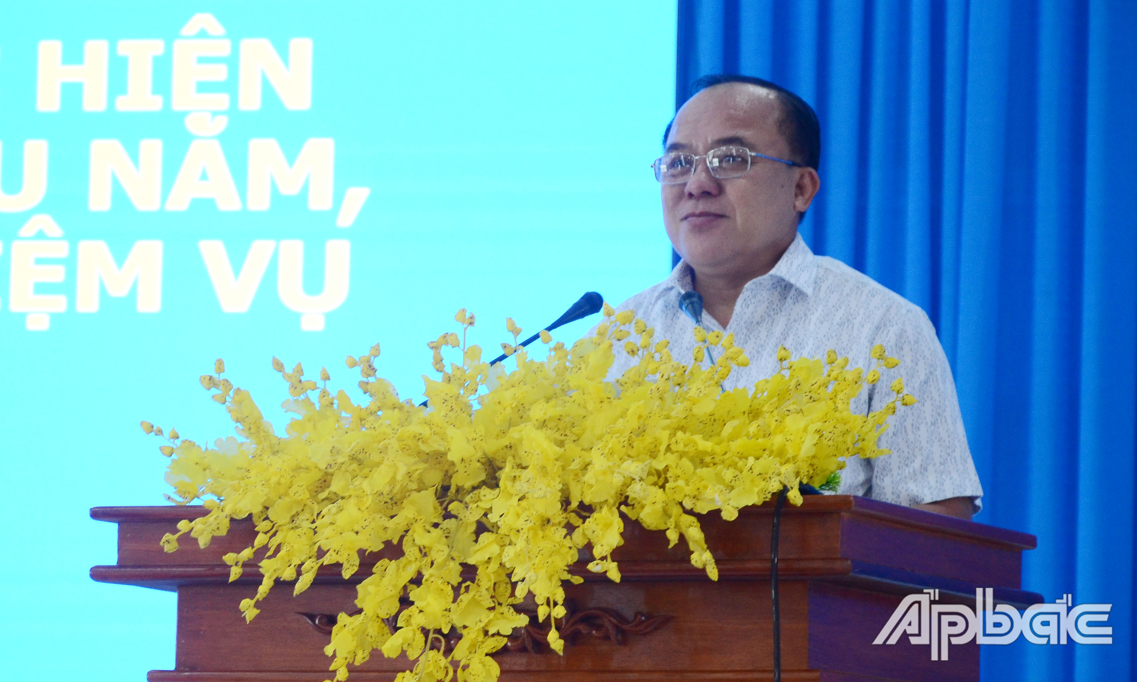 Comrade Nguyen Chi Trung gave a speech directing the conference.
