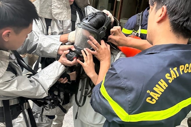 Incendie dans une maison de 8 étages à Hanoi, 7 personnes ont pu s'échapper