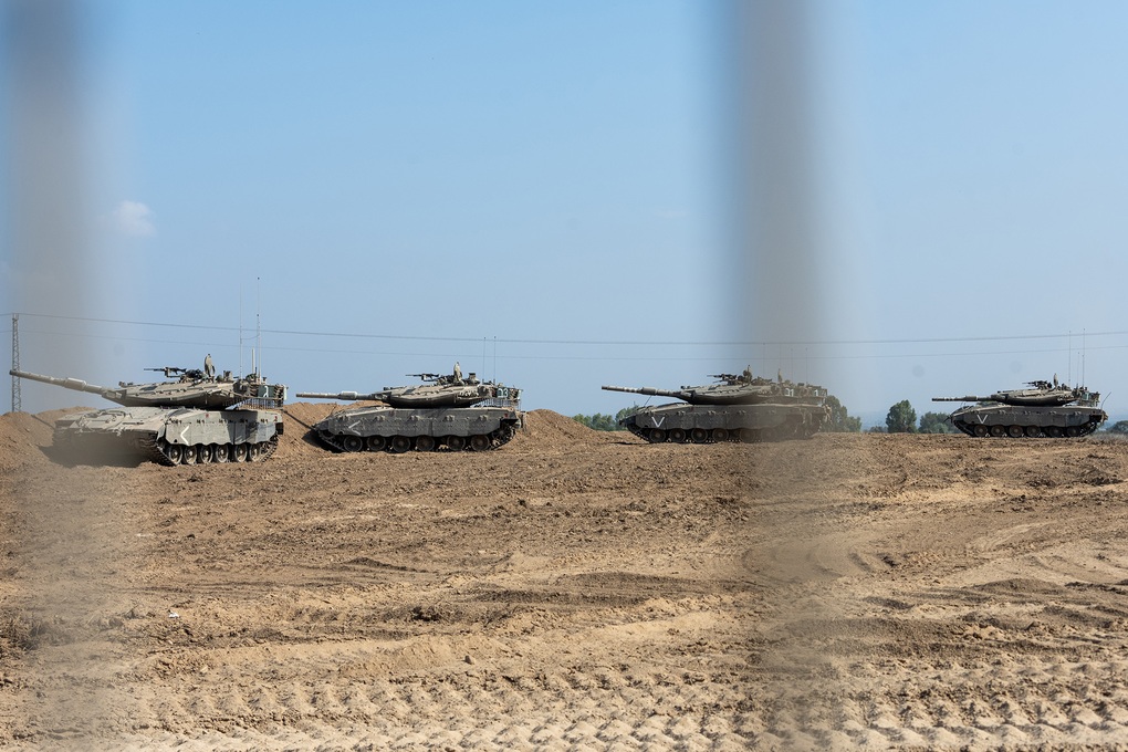 Israel giao tranh trực diện, đánh sập phòng tuyến Hamas ở chảo lửa Gaza - 1