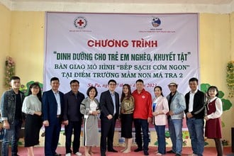 Bàn giao mô hình “Bếp sạch cơm ngon”
